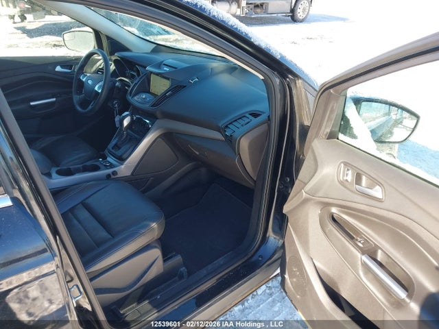 1FMCU9GX8GUA86519 Ford ESCAPE SE