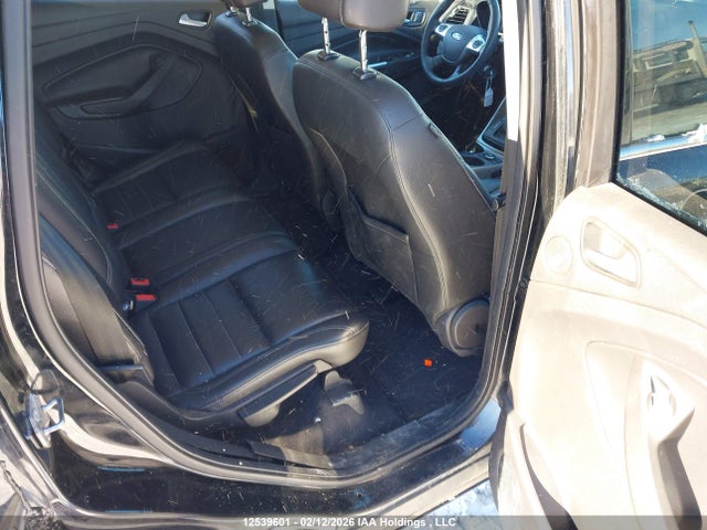 1FMCU9GX8GUA86519 Ford ESCAPE SE