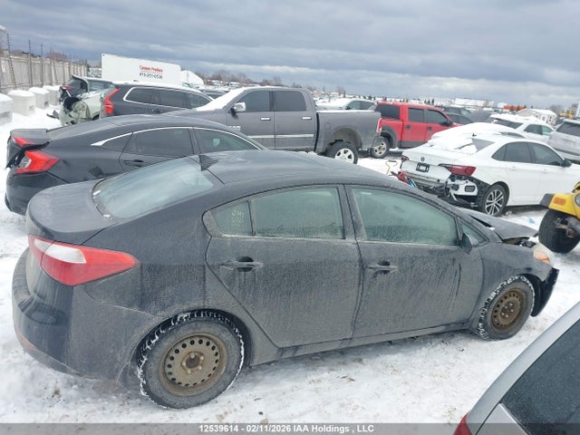 KNAFX4A68G5525155 KIA Forte