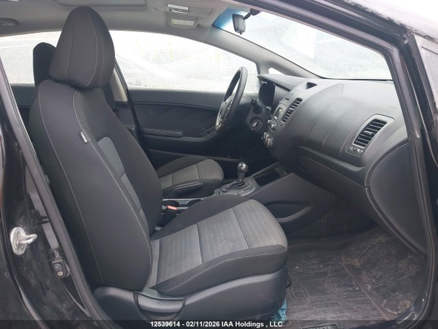 KNAFX4A68G5525155 KIA Forte
