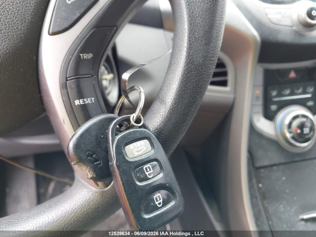 12539634 :رقم المزاد ، 5NPDH4AE1DH176933 vin ، 2013 Hyundai Elantra مزاد بيع