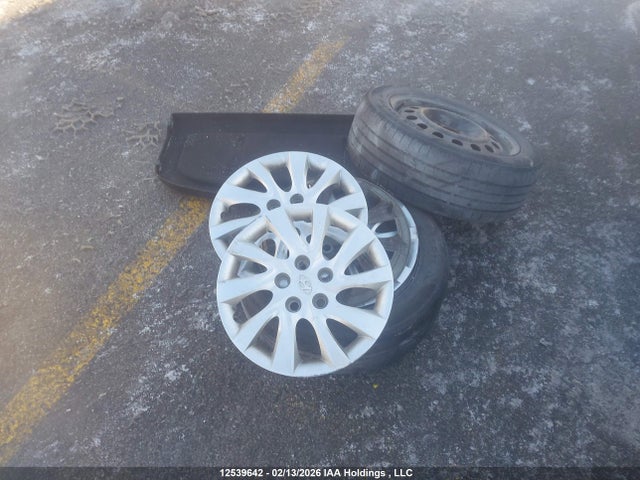 KMHD25LH1EU212833 Hyundai ELANTRA GT