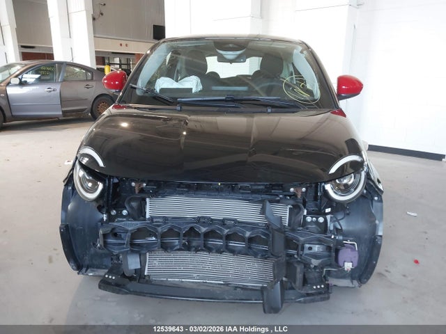 12539643 :رقم المزاد ، ZFAFFAA43RX215321 vin ، 2024 Fiat 500 E Red مزاد بيع