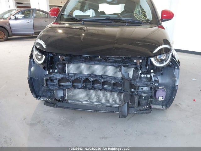 12539643 :رقم المزاد ، ZFAFFAA43RX215321 vin ، 2024 Fiat 500 E Red مزاد بيع