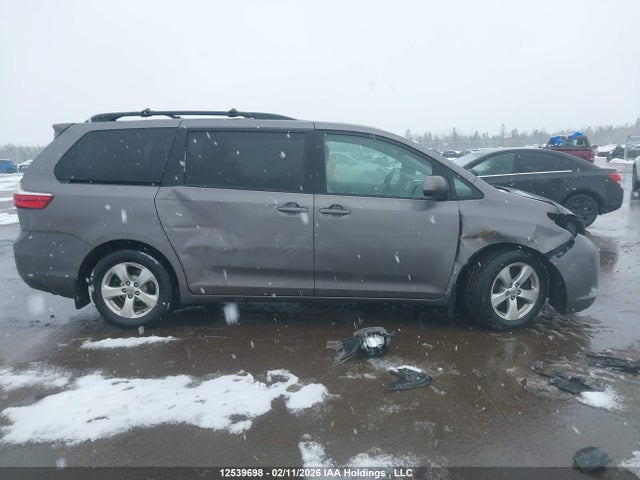 5TDKK3DC4FS531474 Toyota Sienna Le 8 Passenger