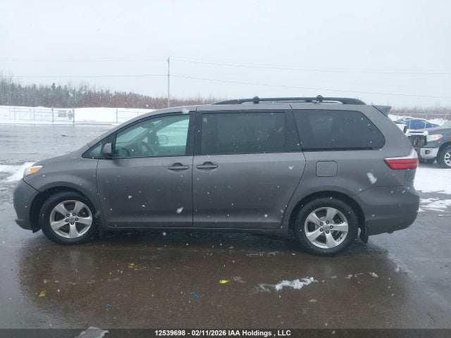 5TDKK3DC4FS531474 Toyota Sienna Le 8 Passenger