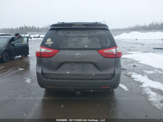 5TDKK3DC4FS531474 Toyota Sienna Le 8 Passenger