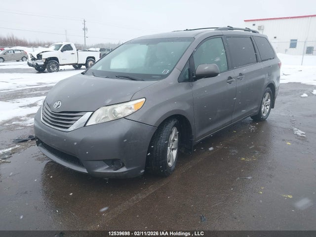 5TDKK3DC4FS531474 Toyota Sienna Le 8 Passenger