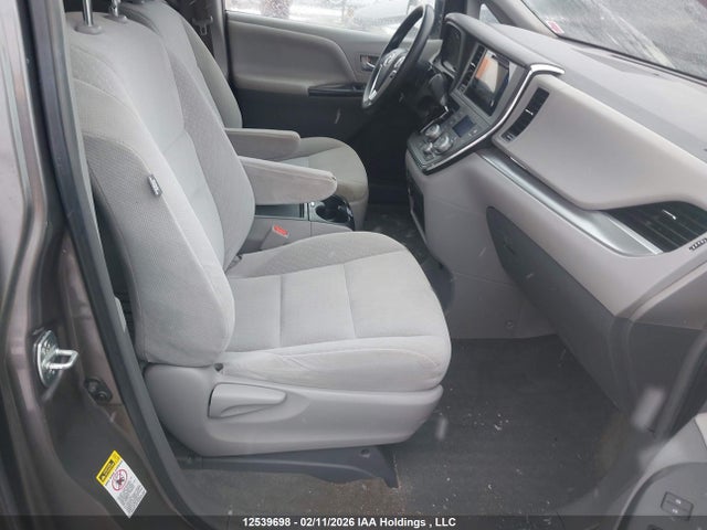 5TDKK3DC4FS531474 Toyota Sienna Le 8 Passenger
