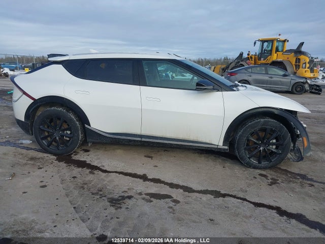 KNDC3DLC5R5224222 KIA Ev6 Land/wind