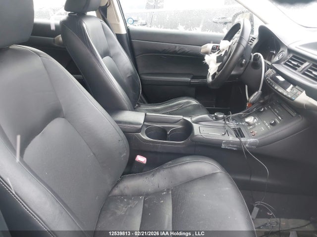 JTHKD5BH8E2193540 Lexus CT 200H