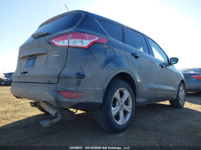 1FMCU9GX8FUA96109 Ford ESCAPE SE