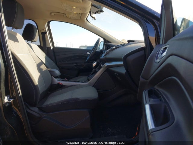 1FMCU9GX8FUA96109 Ford ESCAPE SE