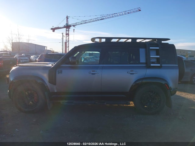 SALEX7RU4M2040794 Land Rover Defender 110 X