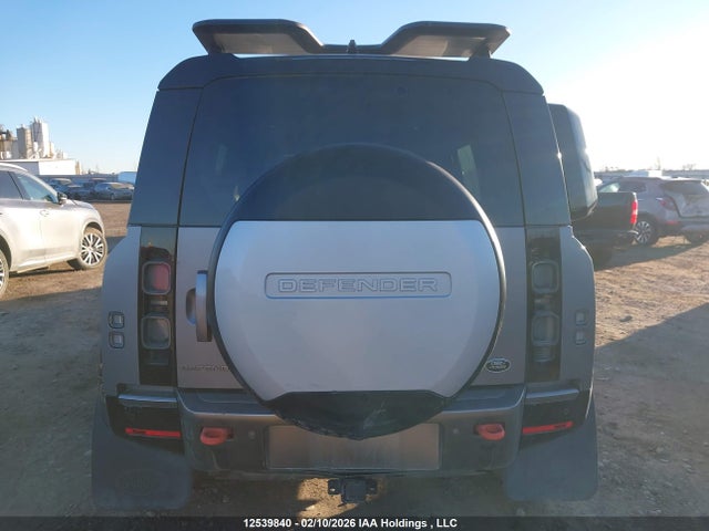 SALEX7RU4M2040794 Land Rover Defender 110 X