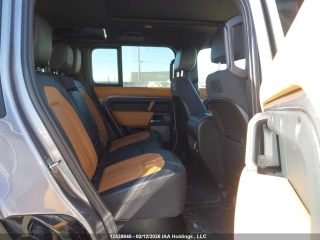 SALEX7RU4M2040794 Land Rover Defender 110 X