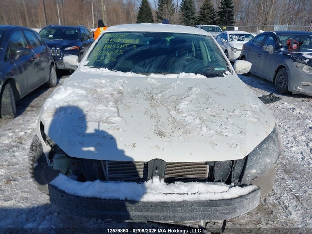 1VWAH7A33EC014685 Volkswagen PASSAT S