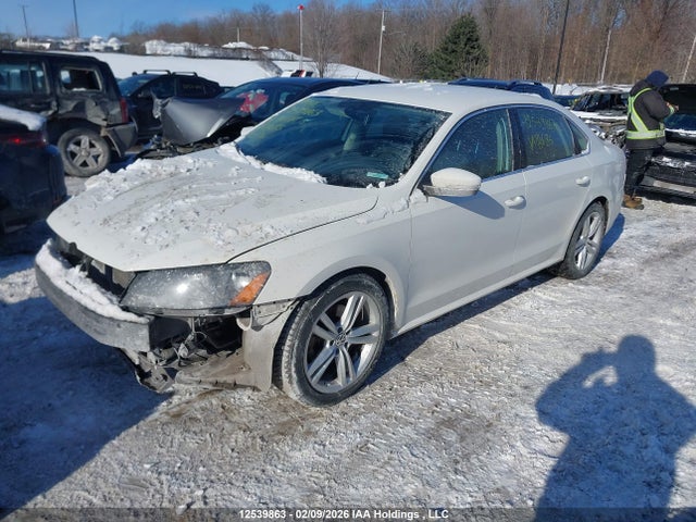 1VWAH7A33EC014685 Volkswagen PASSAT S