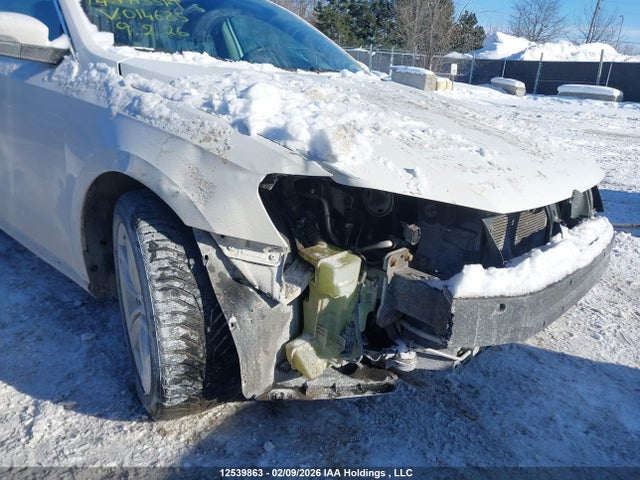 1VWAH7A33EC014685 Volkswagen PASSAT S