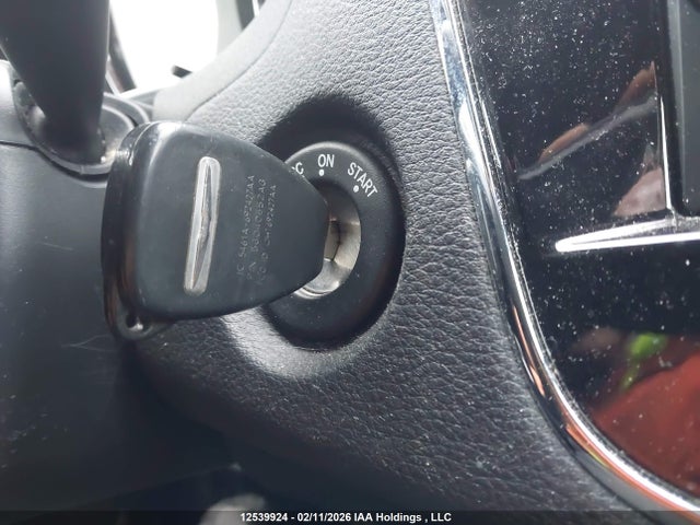 Продажа на аукционе авто 2013 Chrysler 200 Lx, vin: 1C3CCBAB0DN697022, номер лота: 12539924