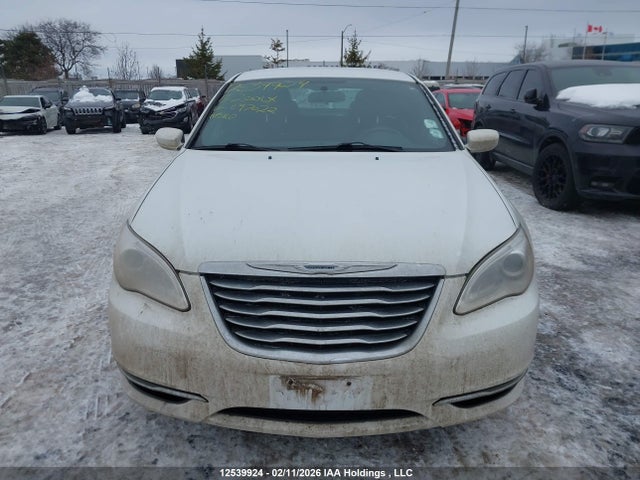 Продажа на аукционе авто 2013 Chrysler 200 Lx, vin: 1C3CCBAB0DN697022, номер лота: 12539924