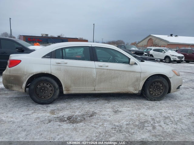 Продажа на аукционе авто 2013 Chrysler 200 Lx, vin: 1C3CCBAB0DN697022, номер лота: 12539924
