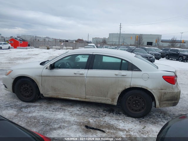 Продажа на аукционе авто 2013 Chrysler 200 Lx, vin: 1C3CCBAB0DN697022, номер лота: 12539924