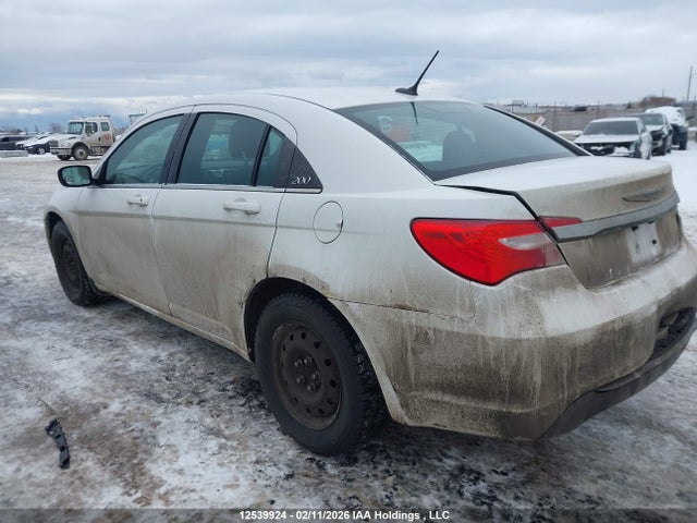 Продажа на аукционе авто 2013 Chrysler 200 Lx, vin: 1C3CCBAB0DN697022, номер лота: 12539924