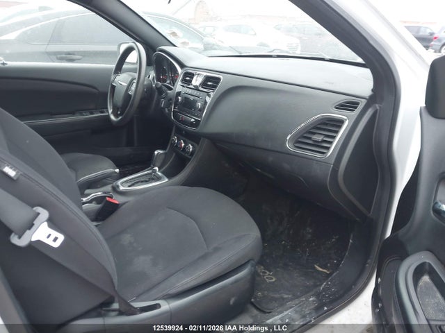 Продажа на аукционе авто 2013 Chrysler 200 Lx, vin: 1C3CCBAB0DN697022, номер лота: 12539924