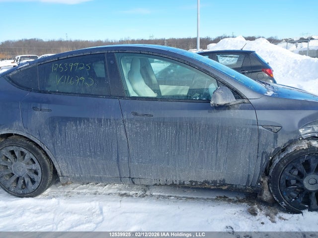5YJYGDED0MF116792 Tesla Model Y Standard Range Rear-wheel Drive