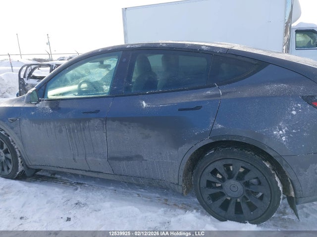5YJYGDED0MF116792 Tesla Model Y Standard Range Rear-wheel Drive