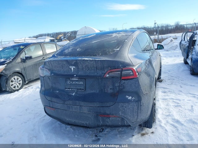 5YJYGDED0MF116792 Tesla Model Y Standard Range Rear-wheel Drive