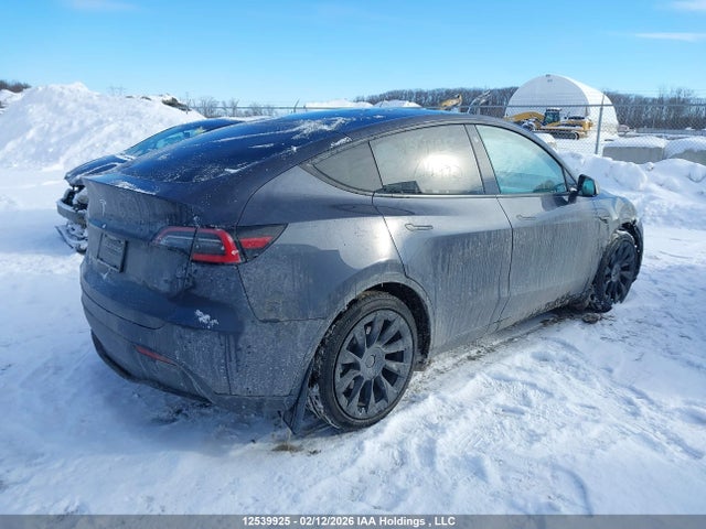 5YJYGDED0MF116792 Tesla Model Y Standard Range Rear-wheel Drive