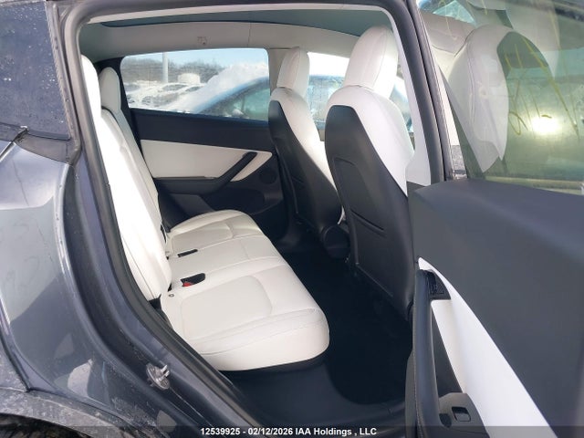 5YJYGDED0MF116792 Tesla Model Y Standard Range Rear-wheel Drive