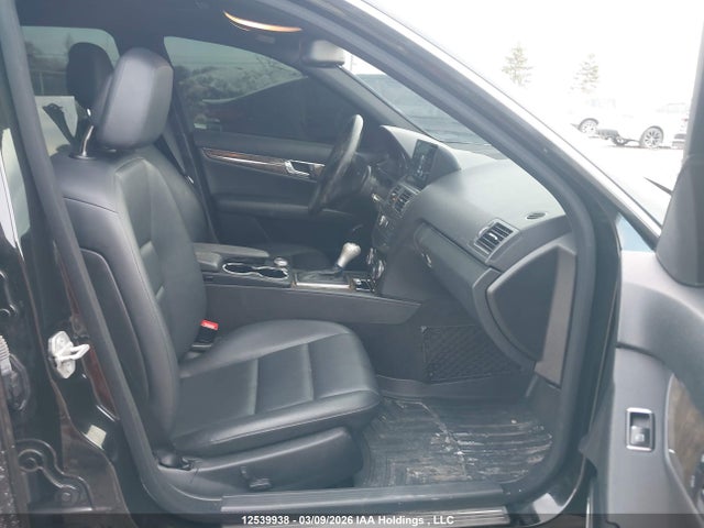 2011 Mercedes-benz C 250 4matic მანქანა იყიდება აუქციონზე, vin: WDDGF8FB3BA485581, აუქციონის ნომერი: 12539938
