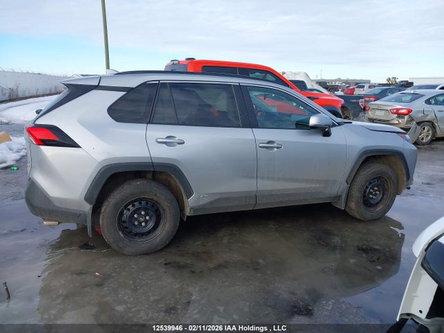 2T3RWRFV9NW132254 Toyota Rav4 Xle