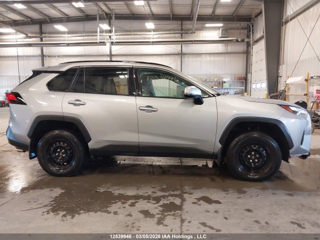 2T3RWRFV9NW132254 Toyota Rav4 Xle