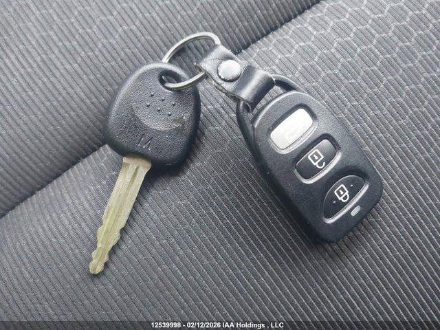KMHD84LF4JU515879 Hyundai ELANTRA GL