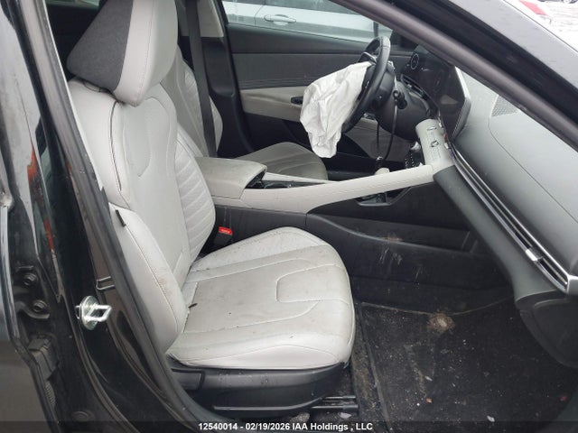 KMHLN4AG7PU400704 Hyundai Elantra Luxury Ivt With Two-tone Interior