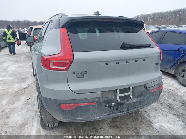 YV4L12UD8T2691089 Volvo Xc40 Black Edition Ultra