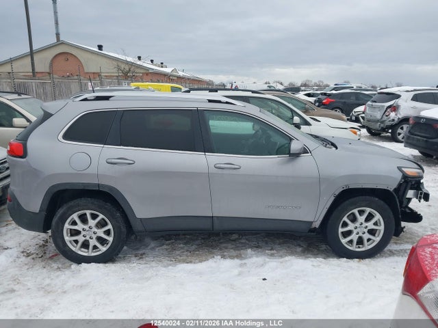 1C4PJMCX3JD581869 Jeep Cherokee North