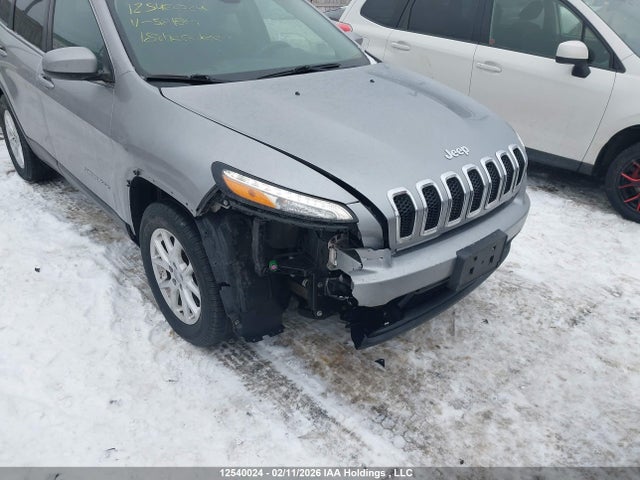 1C4PJMCX3JD581869 Jeep Cherokee North