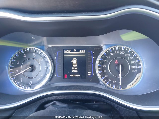 Chrysler 200 LX 2015 1C3CCCFB9FN557231 Image 7