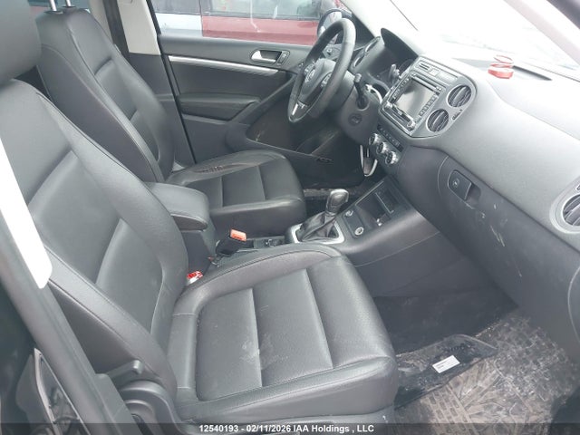 WVGJV7AXXFW533534 Volkswagen Tiguan Comfortline/highline/special Edition/trendline