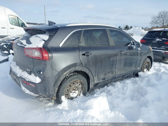 KNDCC3LC8J5128938 KIA Niro Ex/ex Premium