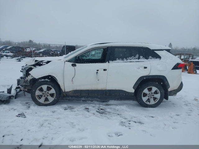 2T3R1RFV1RC421957 Toyota Rav4 Xle