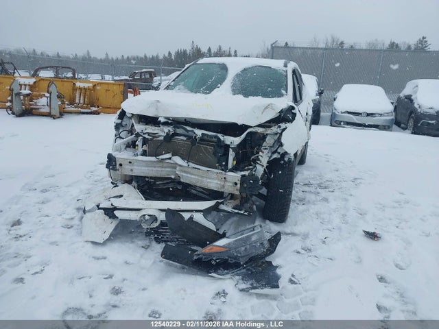 2T3R1RFV1RC421957 Toyota Rav4 Xle