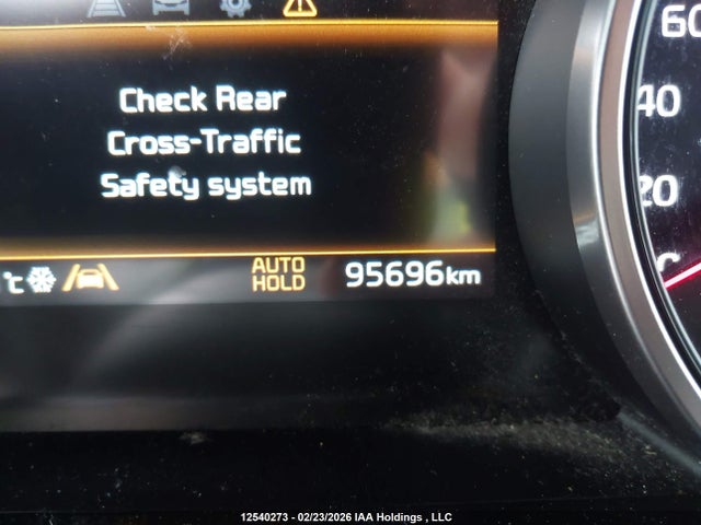 KNDNC5H36N6098674 KIA Carnival Ex
