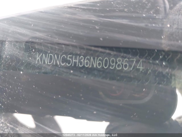 KNDNC5H36N6098674 KIA Carnival Ex