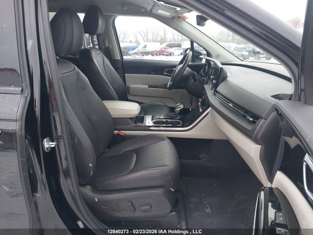 KNDNC5H36N6098674 KIA Carnival Ex